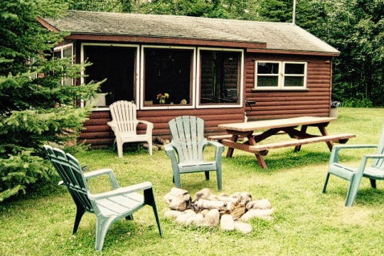 Round Lake Resort - Beautiful group of log cottages that can be rented ...